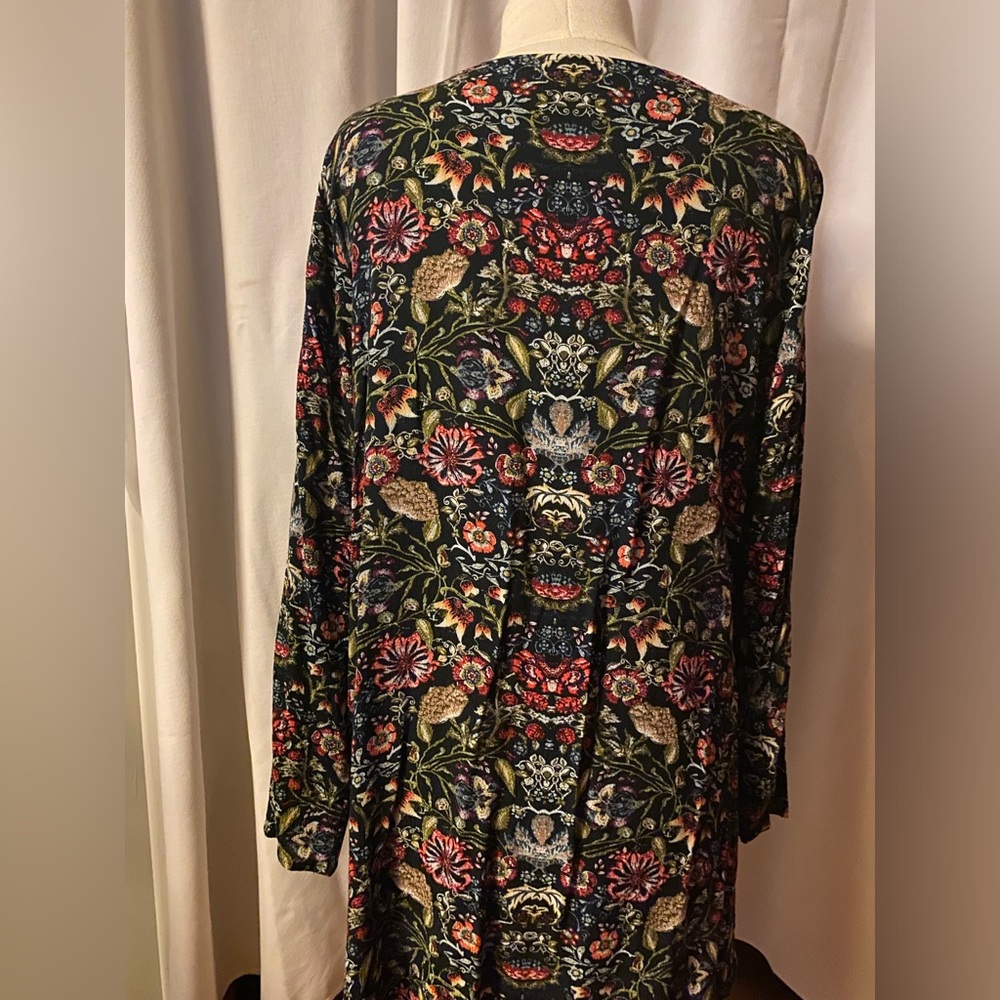 Versatile floral tunic top or mini dress - Picture 2 of 4